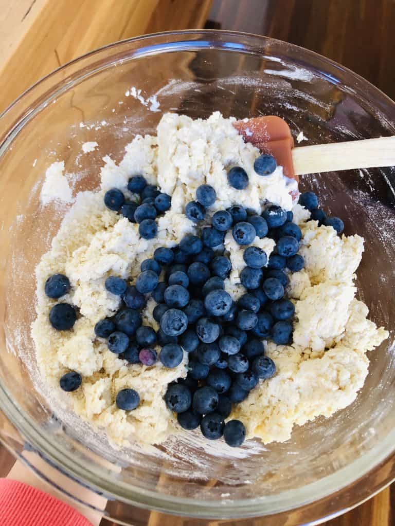Easy one bowl blueberry scone recipe 