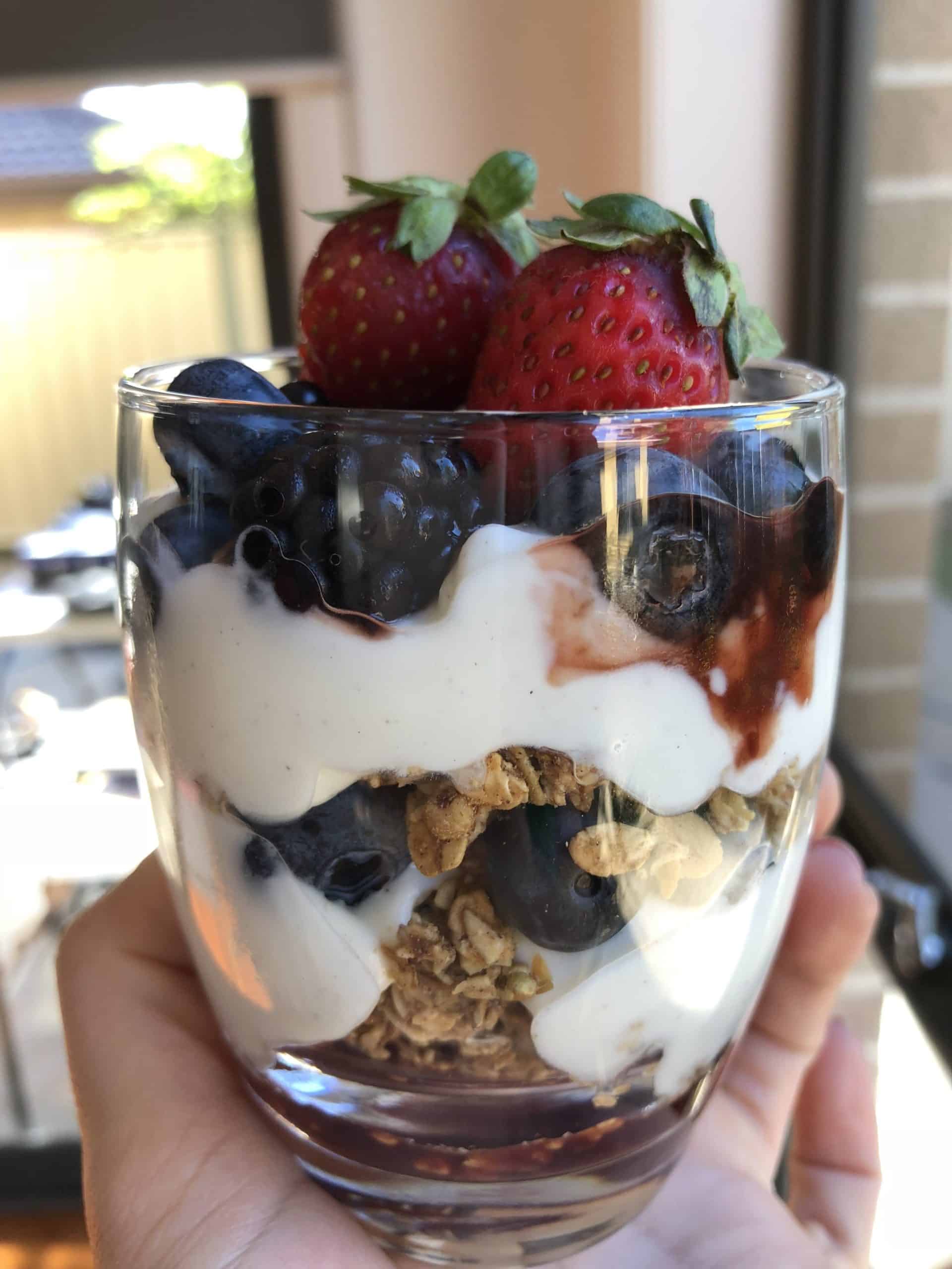 Easy breakfast yogurt and fruit cups - Simply Delicious